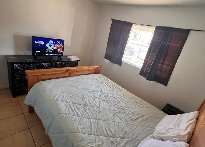 South Mountain Savings Homestay